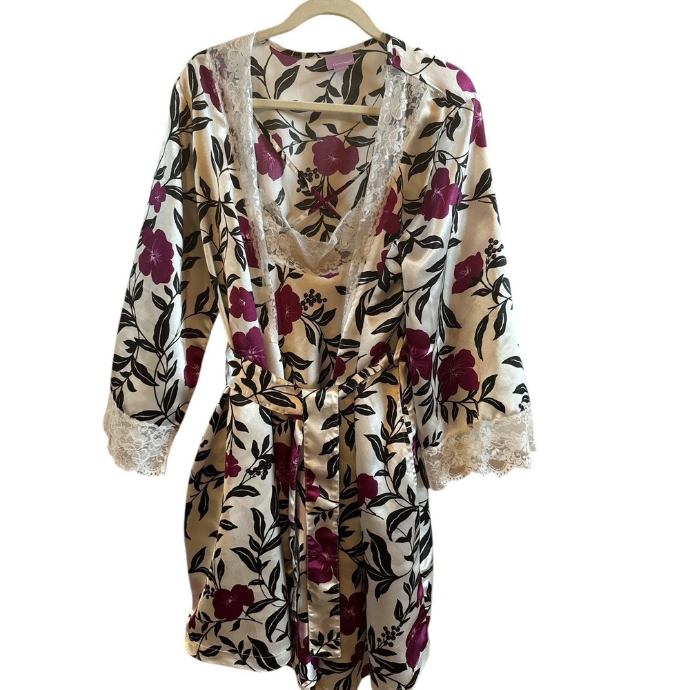 Amoureuse Short White Nightgown Robe‎ Satin Set Woman's Sz 14-16 Purple Flowers